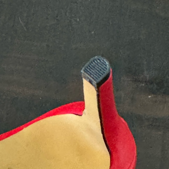 Express Red Classic Pointed-Toe Heels - Picture 9 of 10